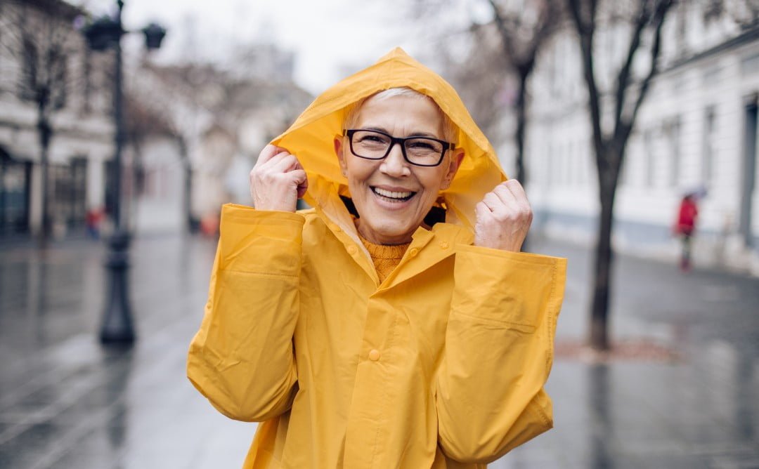 seniorko, dowiedz się, jak dbać o cerę jesienią